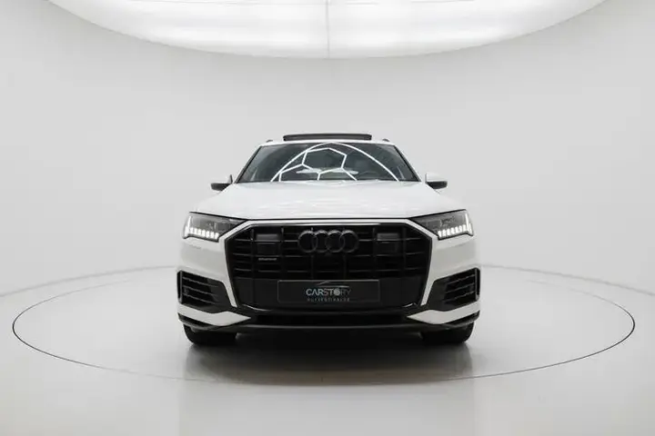 Audi Q7 2020 photo 2