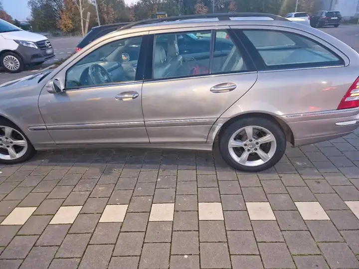 Mercedes-Benz C180
