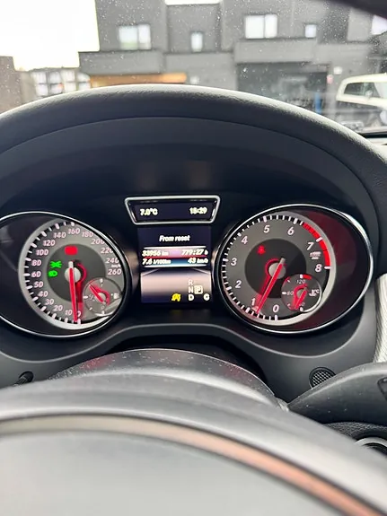 Mercedes-Benz Gla180 2016 photo 4