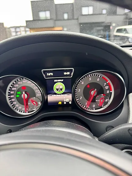 Mercedes-Benz Gla180 2016 photo 5