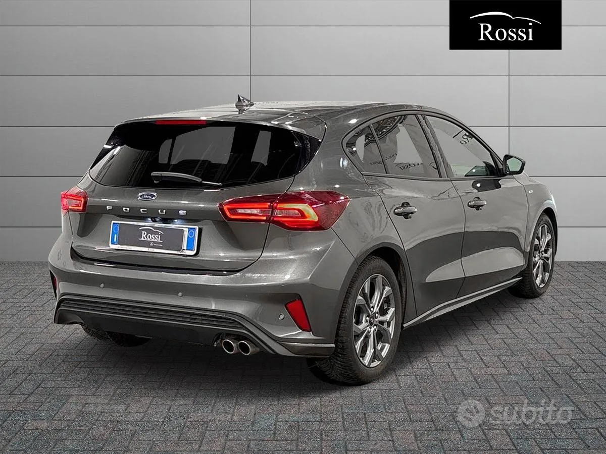 Ford Focus 2025 photo 2