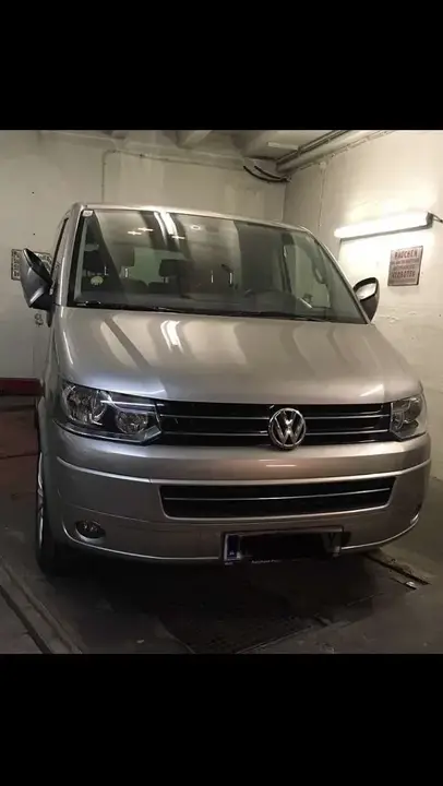Volkswagen Multivan 2010 photo 3