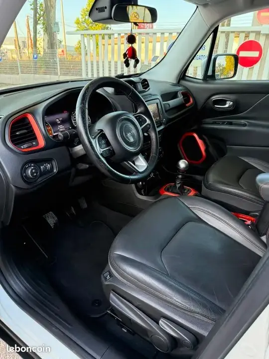Jeep Renegade 2015 photo 4