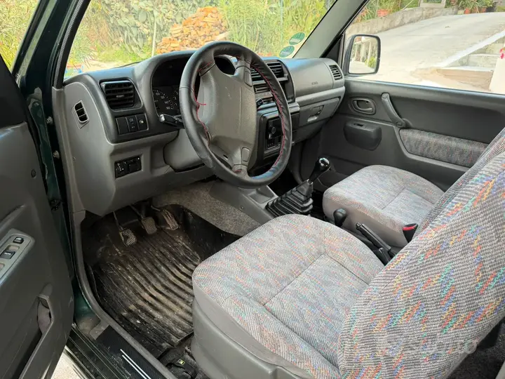Suzuki Jimny 2000 photo 3
