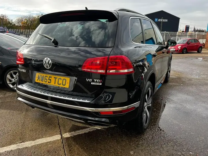 Volkswagen Touareg 2015 photo 5