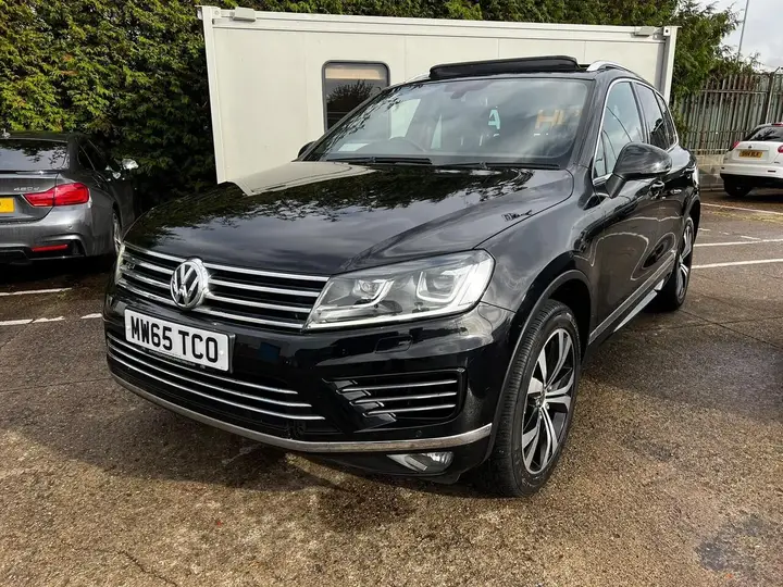 Volkswagen Touareg 2015 photo 2