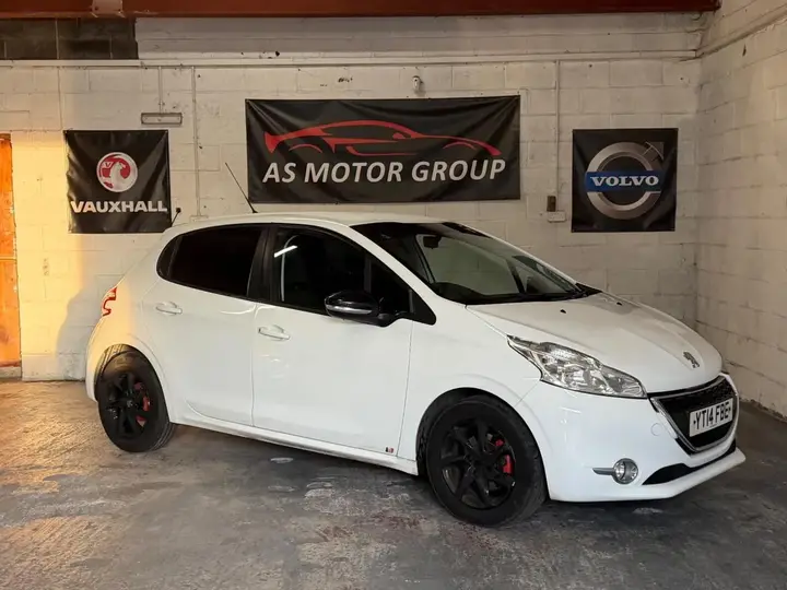 Peugeot 208 2014 photo 2