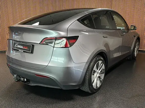 Tesla Model Y 2023 photo 3