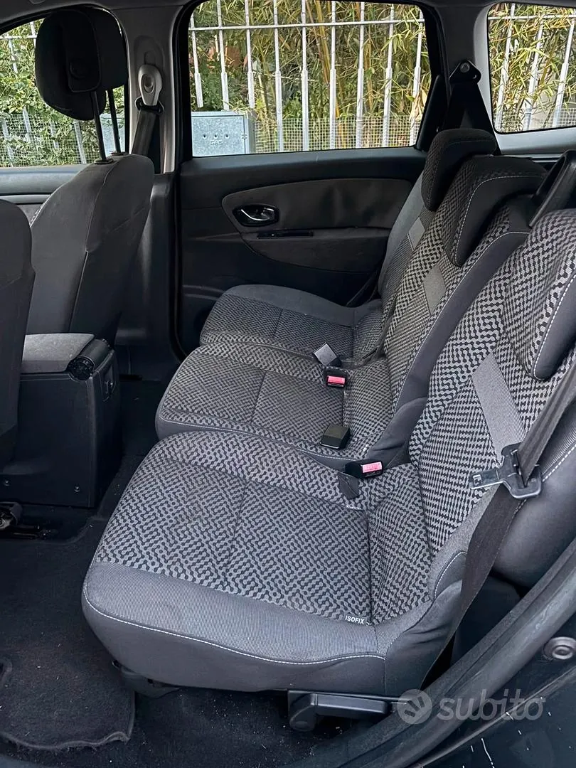 Renault Scenic 2012 photo 5