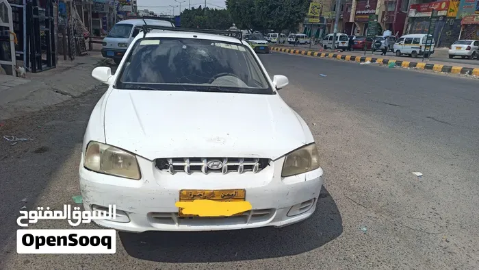 Hyundai Accent 2000 photo 2