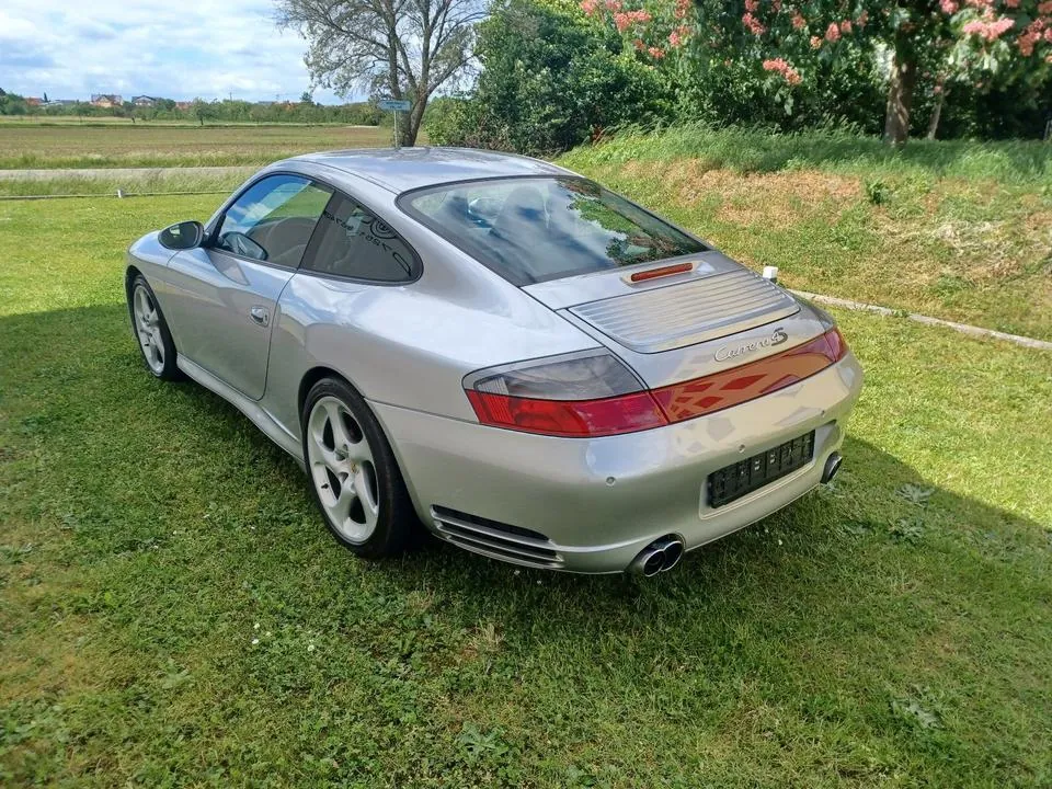 Porsche 996