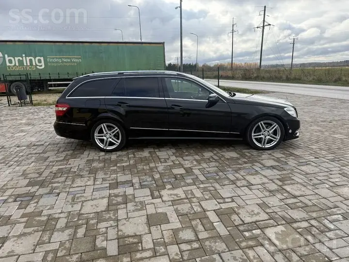 Mercedes-Benz E250 2012 photo 3