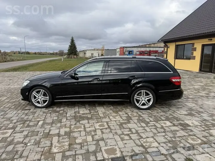 Mercedes-Benz E250 2012 photo 2