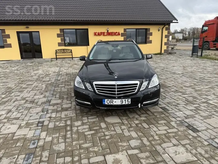 Mercedes-Benz E250