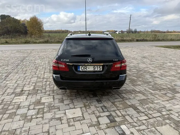 Mercedes-Benz E250 2012 photo 4