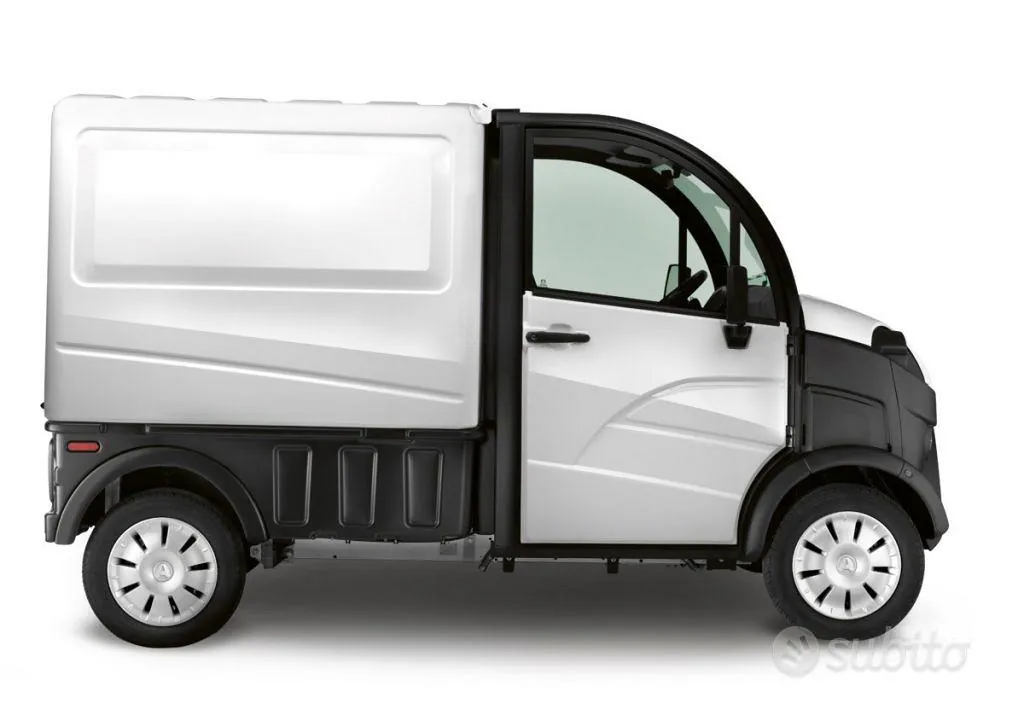 Aixam E-Truck photo 2