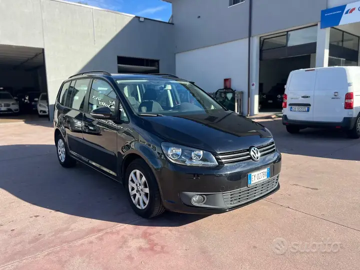 Volkswagen Touran 2012 photo 3