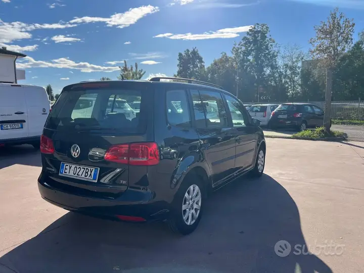 Volkswagen Touran 2012 photo 4