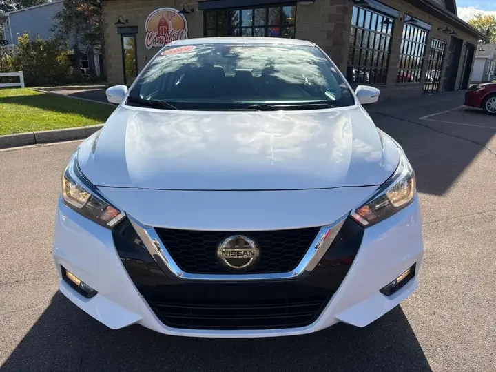 Nissan Versa 2021 photo 2