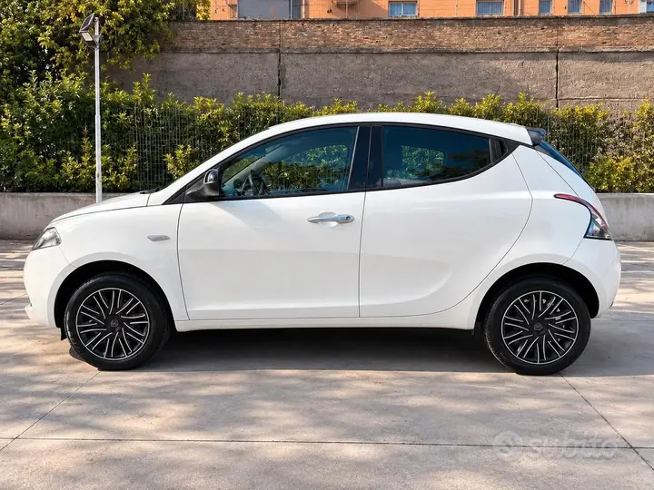 Lancia Ypsilon 2023 photo 4