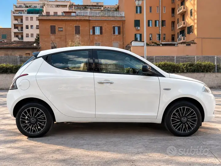 Lancia Ypsilon 2023 photo 5
