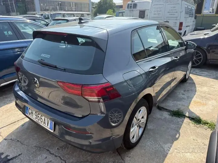 Volkswagen Golf 2022 photo 2