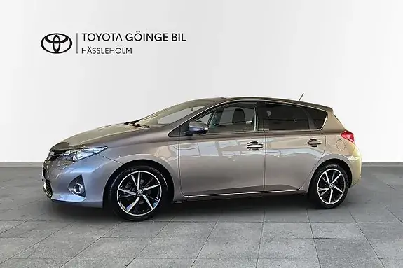 Toyota Auris 2015 photo 3