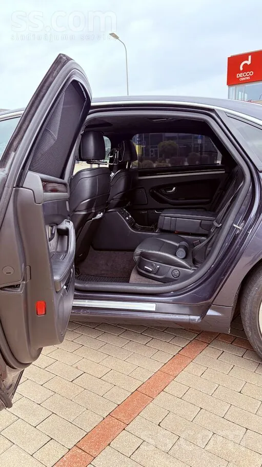 Audi A8 2008 photo 4