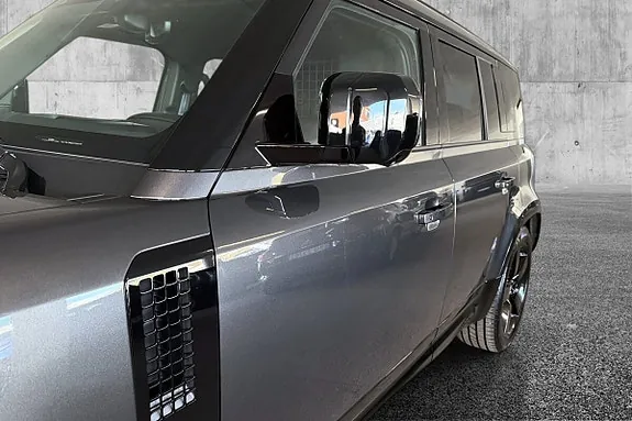 Land Rover Defender 2026 photo 5