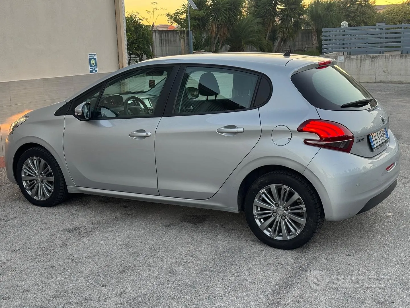 Peugeot 208 2017 photo 5