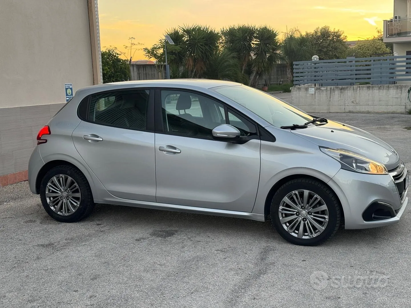 Peugeot 208 2017 photo 4