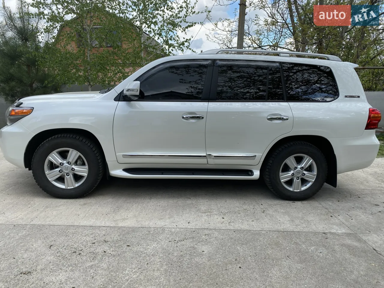 Toyota Land Cruiser 2014 photo 2