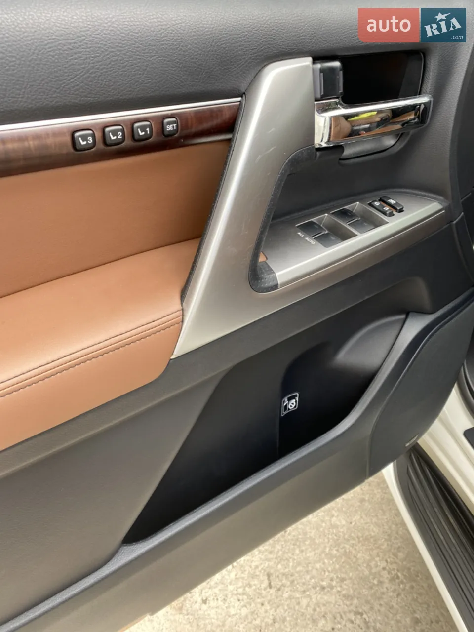 Toyota Land Cruiser 2014 photo 5
