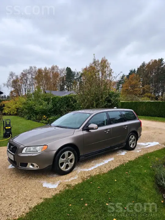 Volvo V70 2008 photo 2