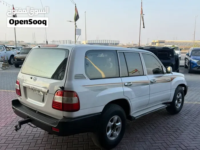 Toyota Land Cruiser 2000 photo 4