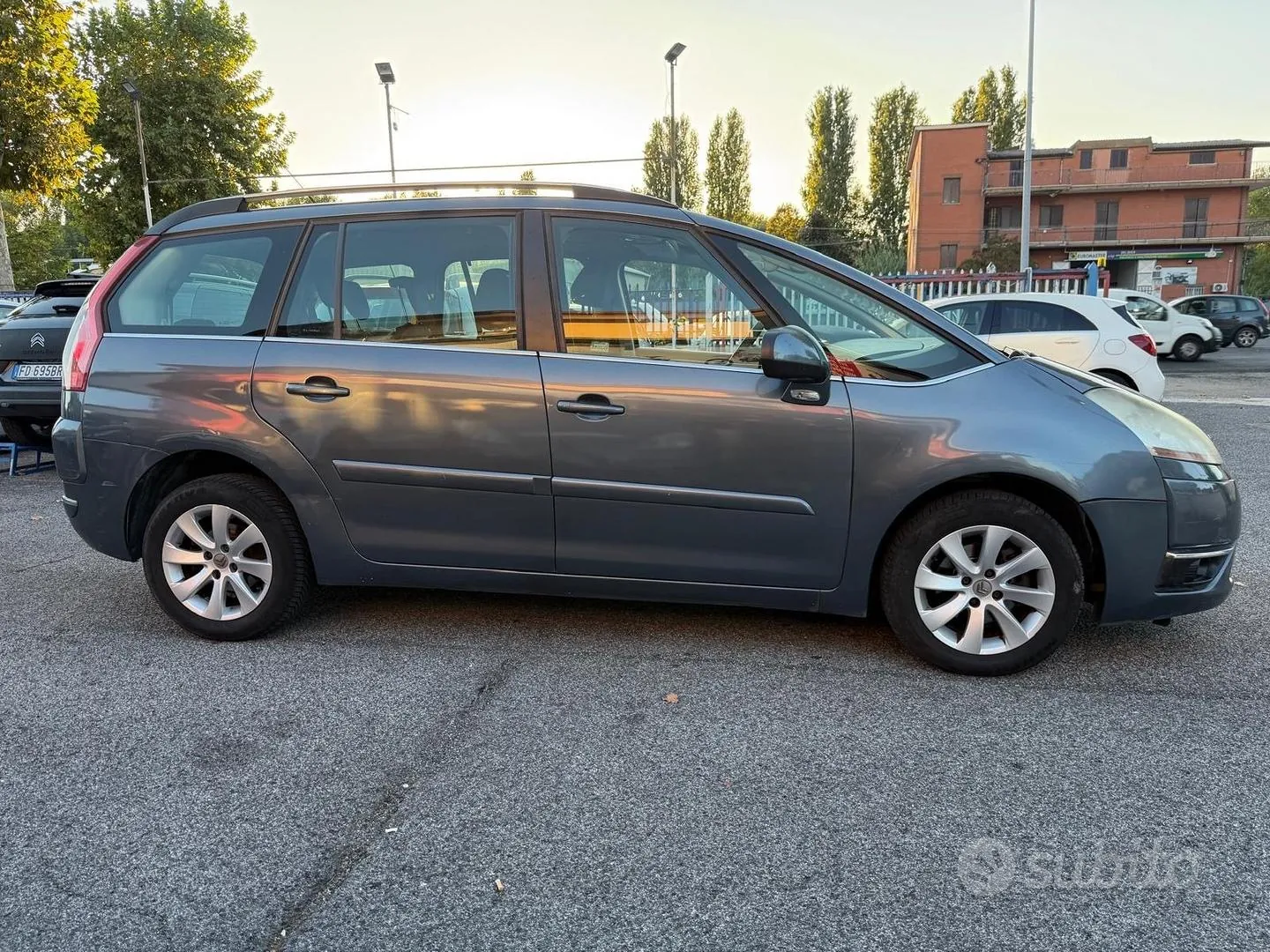 Citroen C4 Picasso 2010 photo 5