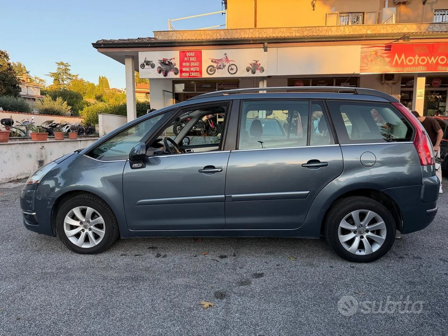 Citroen C4 Picasso 2010 photo 4