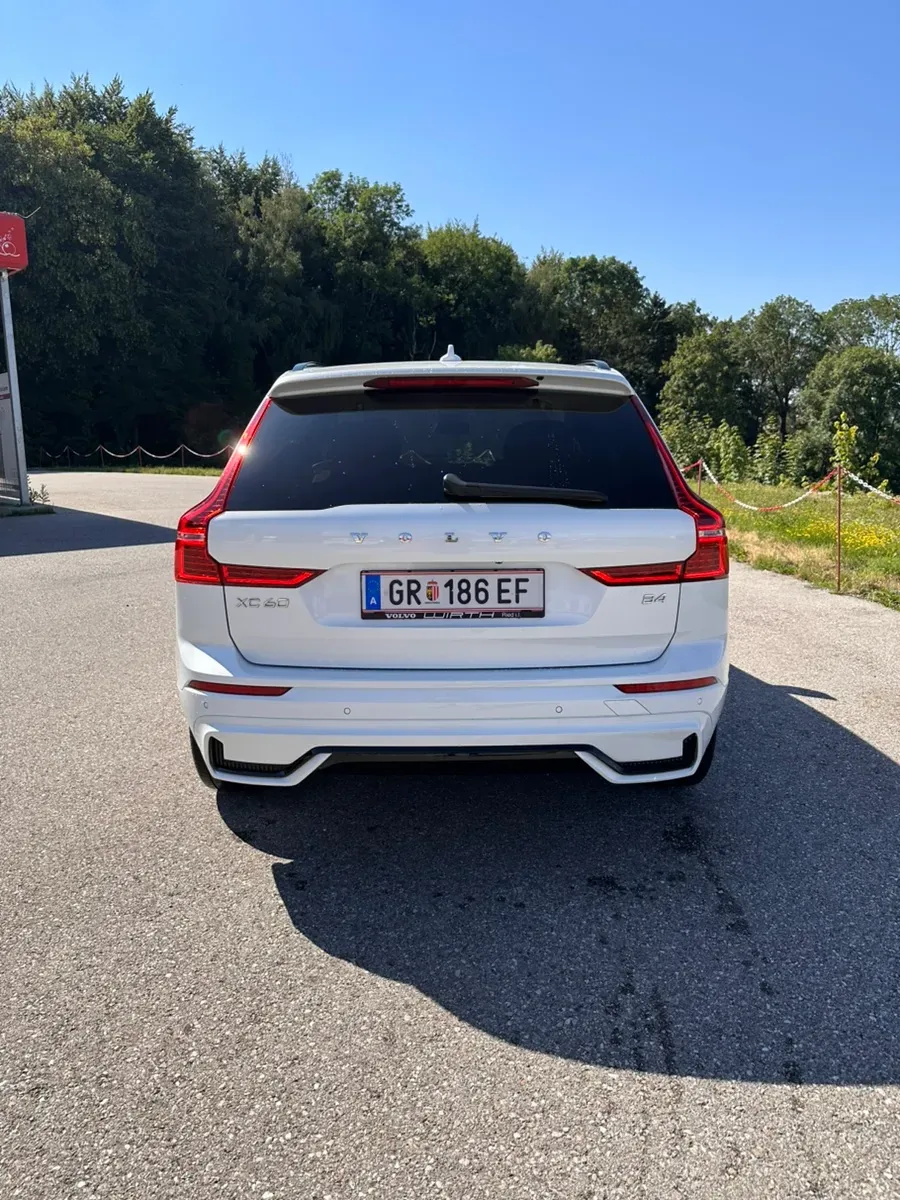 Volvo Xc60 2023 photo 2