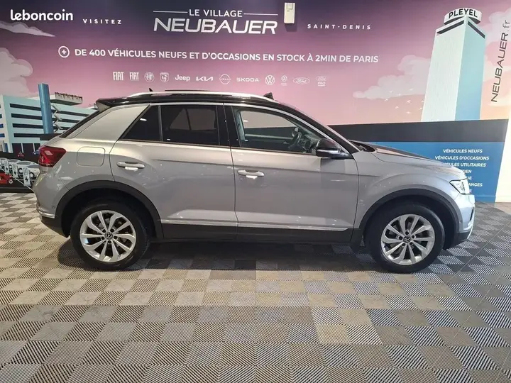 Volkswagen T-Roc 2023 photo 2
