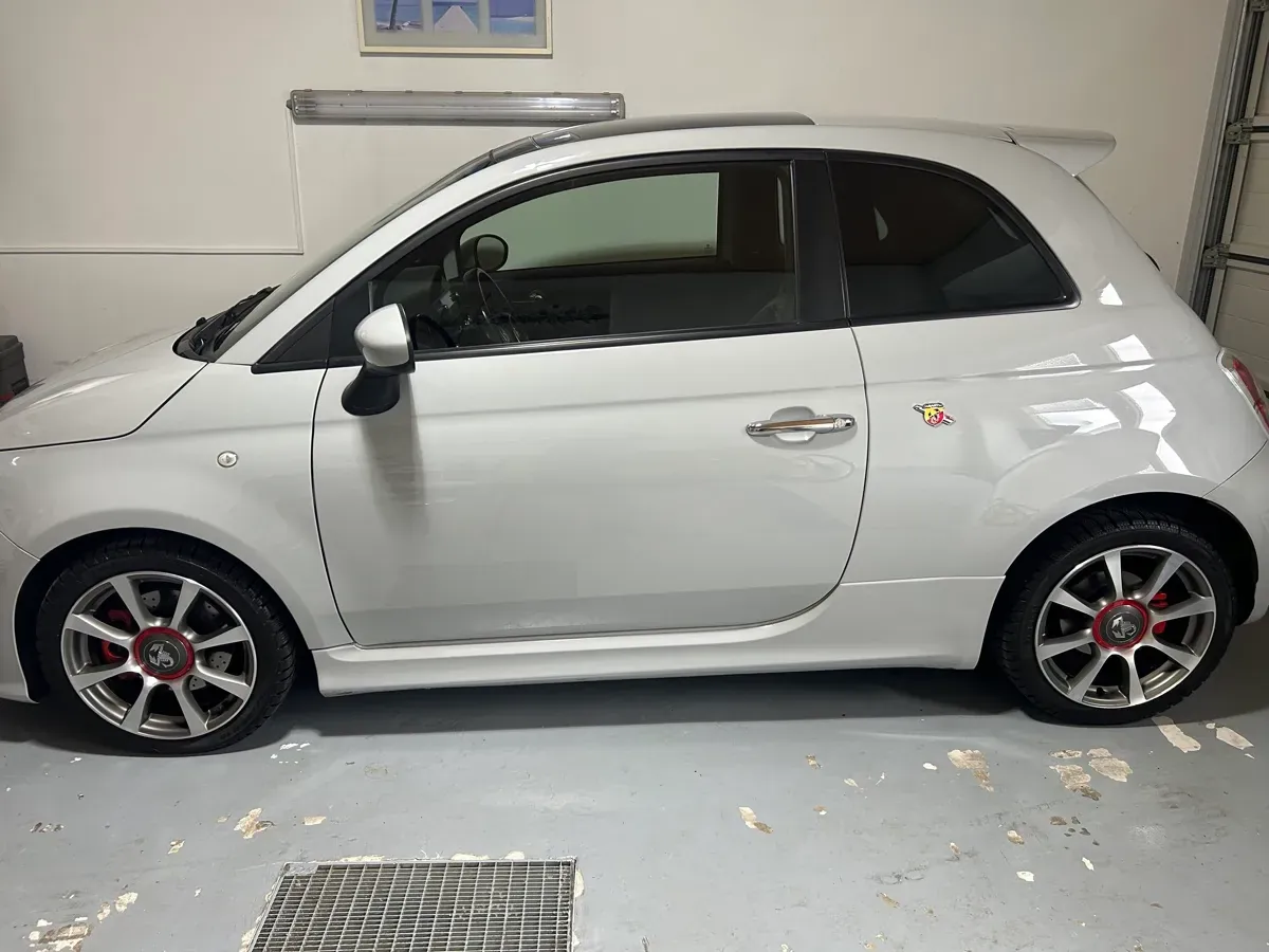 Abarth 500 2010 photo 2