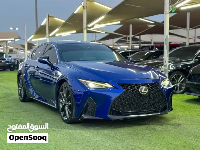 Lexus Is 350 2022 photo 2