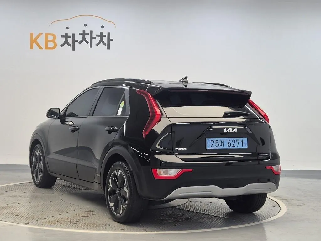 Kia Niro 2023 photo 2