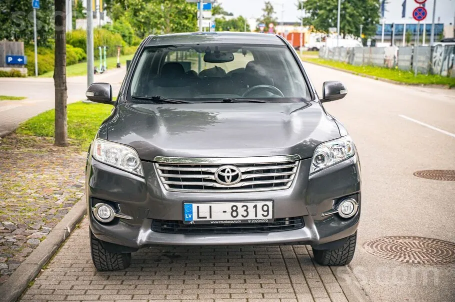 Toyota Rav4 2010 photo 2