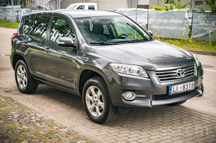 Toyota Rav4 2010 photo 3