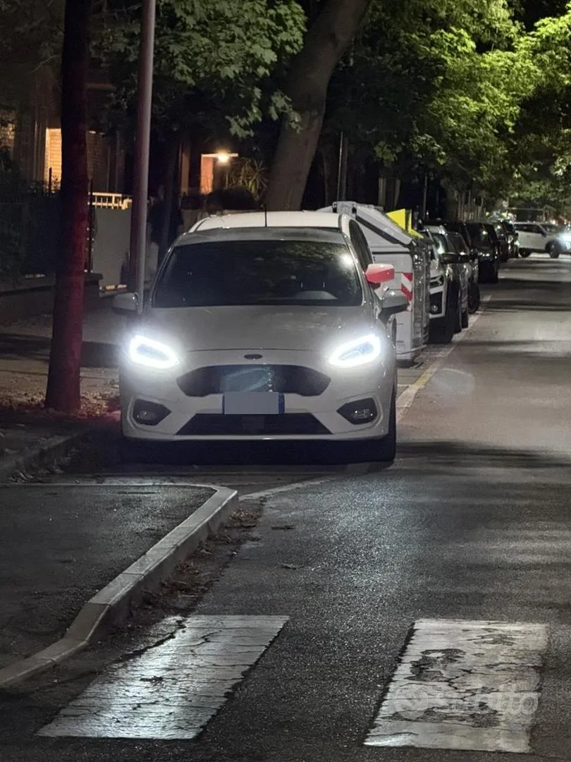 Ford Fiesta 2019 photo 2