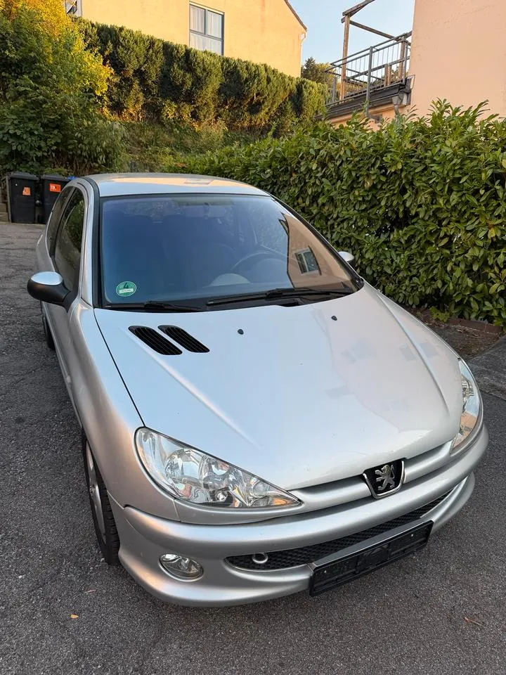 Peugeot 206