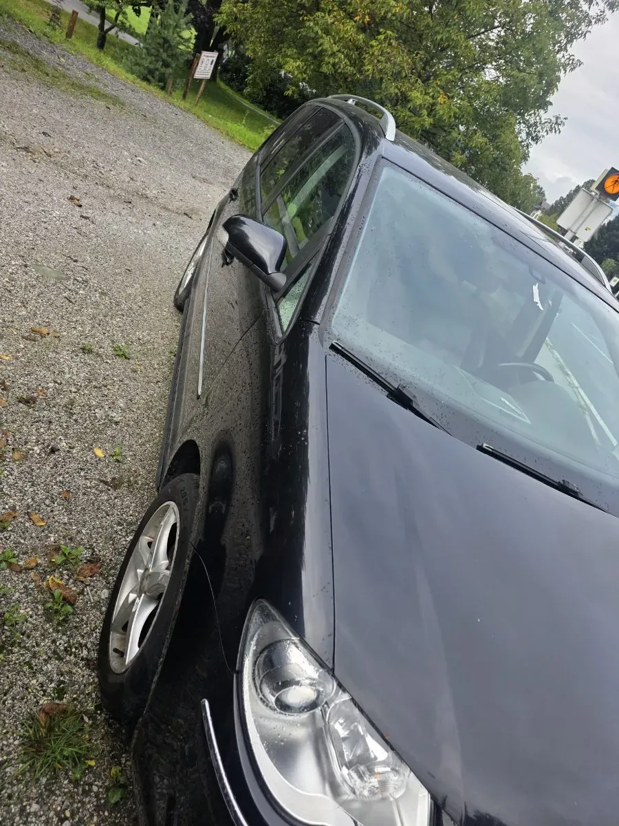 Volkswagen Touran 2007 photo 3
