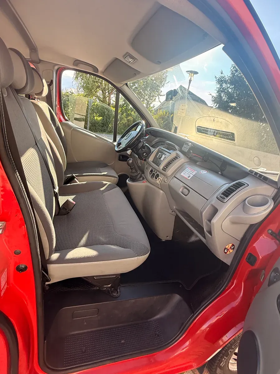Opel Vivaro 2008 photo 3