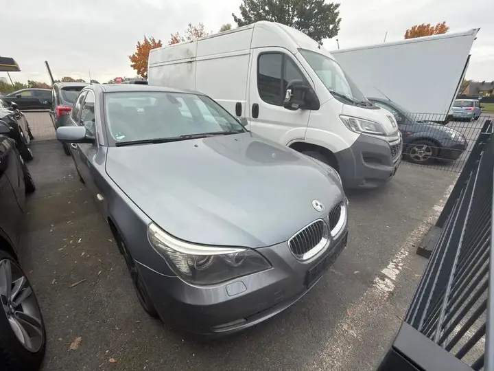 BMW 523I