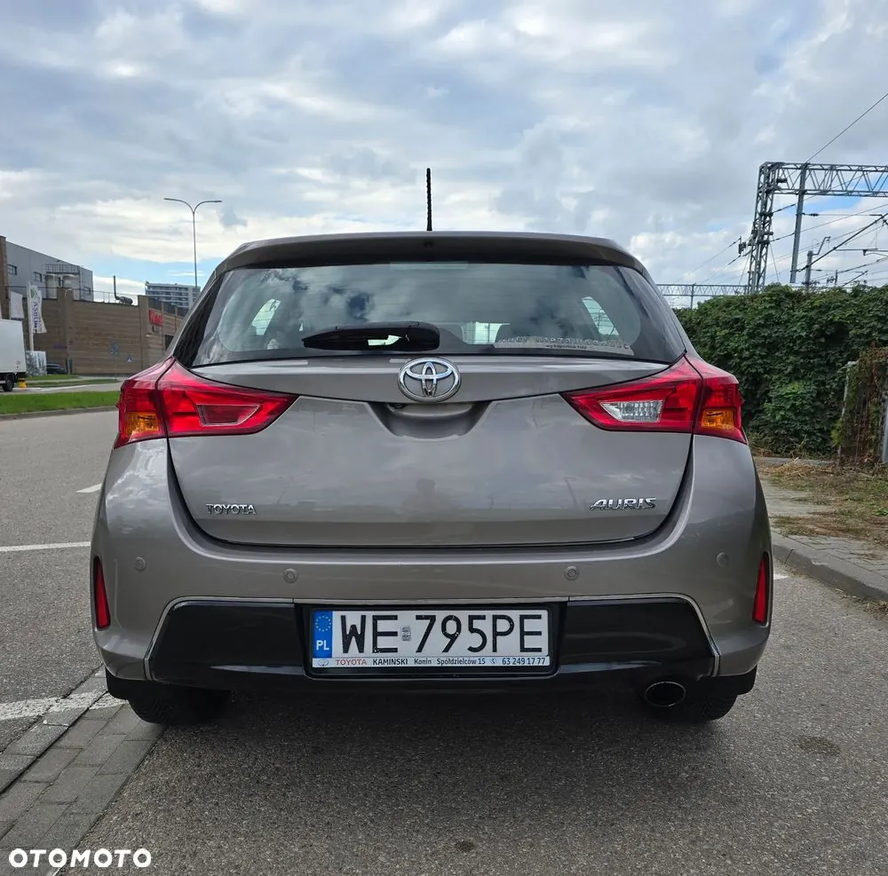 Toyota Auris 2014 photo 3